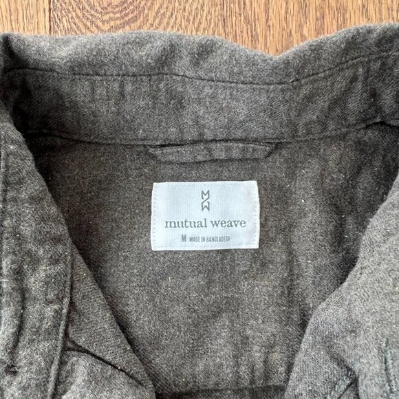 NWT Mutual Weave Dark Olive Flannel Button Up Shirt M | 100% Cotton Casual Top - Picture 2 of 7